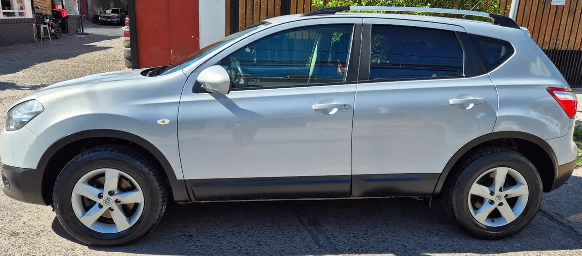 NISSAN QASHQAI 2.0 Ee Mt 4x2 año 2013
