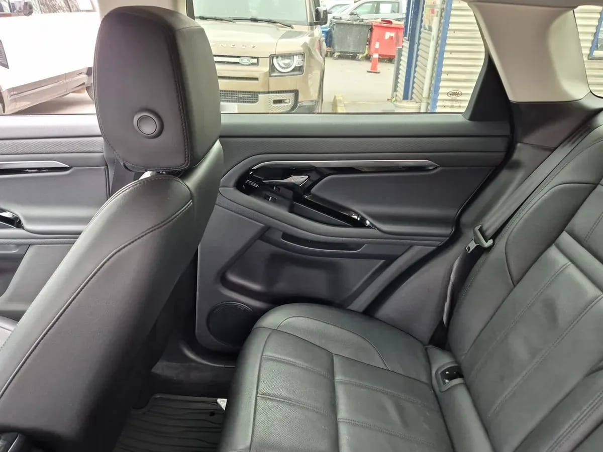 Land Rover Evoque 2.0i R-Dynamic S año 2024