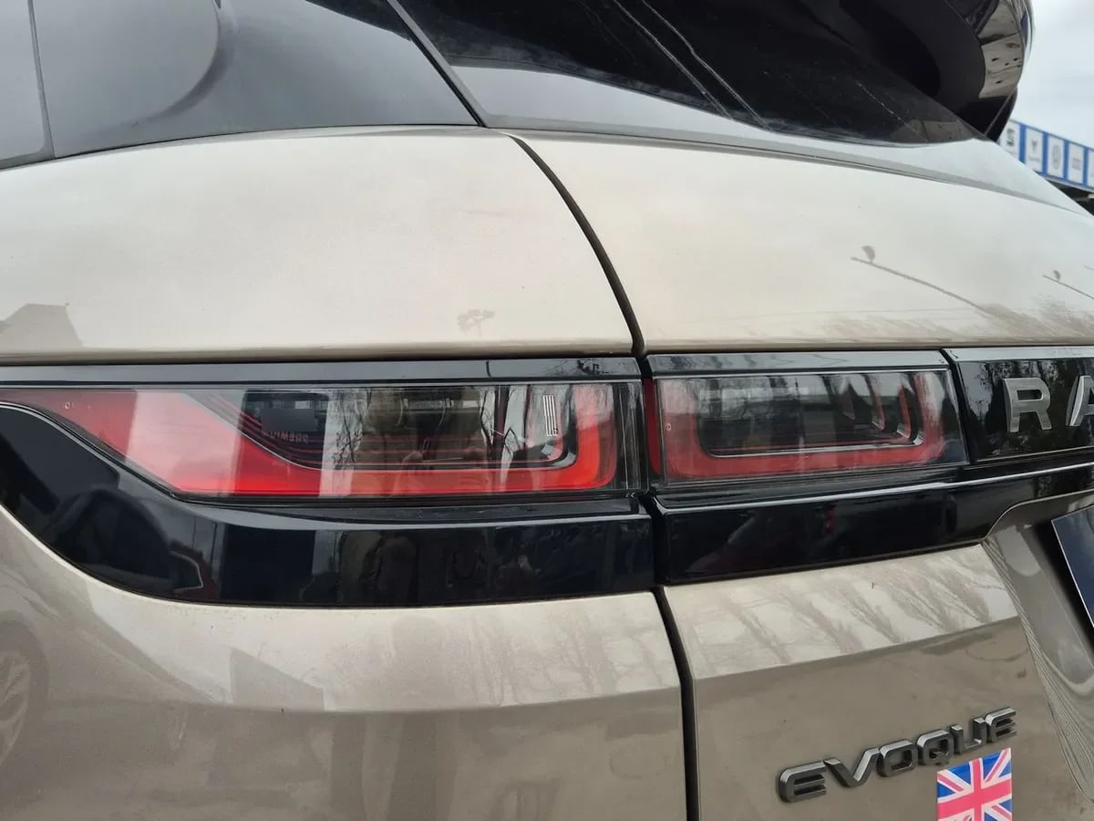 Land Rover Evoque 2.0i R-Dynamic S año 2024