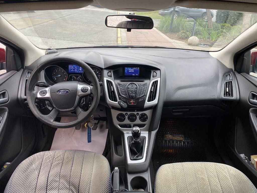 FORD FOCUS Se año 2014