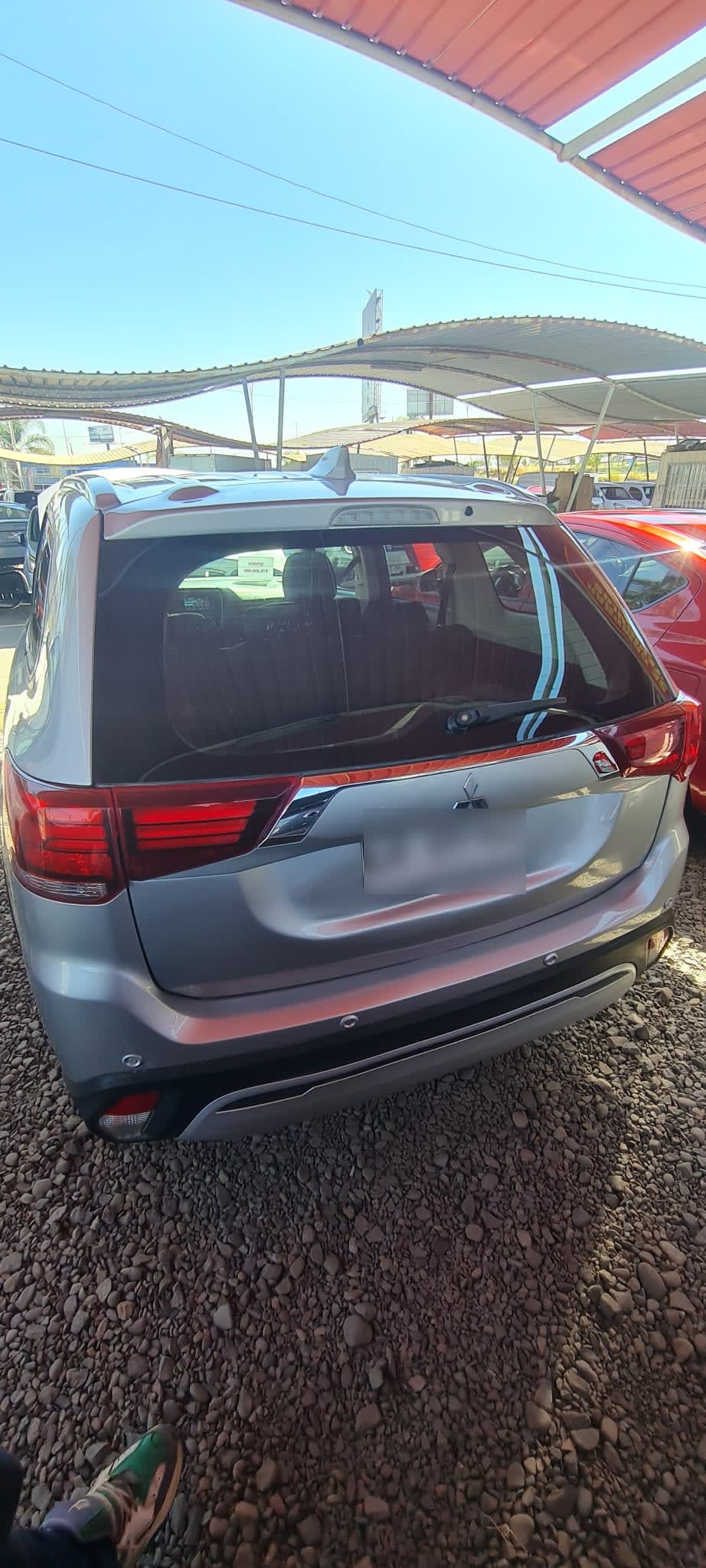 MITSUBISHI OUTLANDER 2.0 4x2 At año 2019