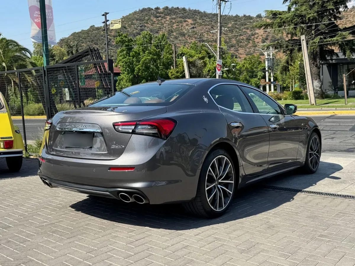 MASERATI GHIBLI Gt Hibrido año 2022