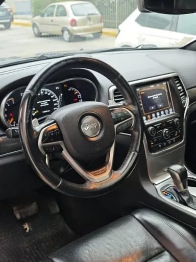 JEEP GRAND CHEROKEE 3.6 Limited Lx At 4x4 año 2018