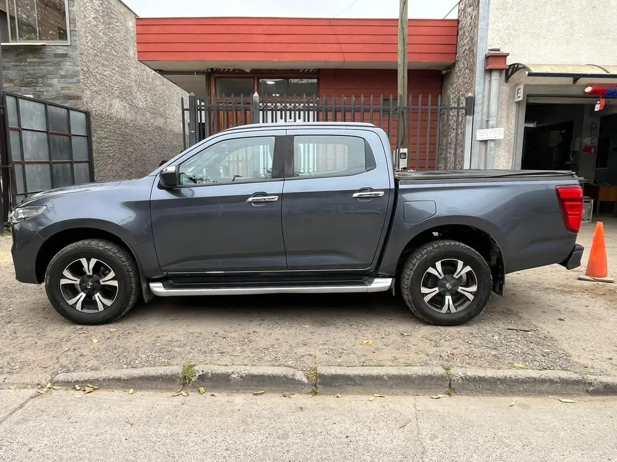 MAZDA BT-50 2.2 Dc Sdx High Mt 4x4 Diesel año 2022