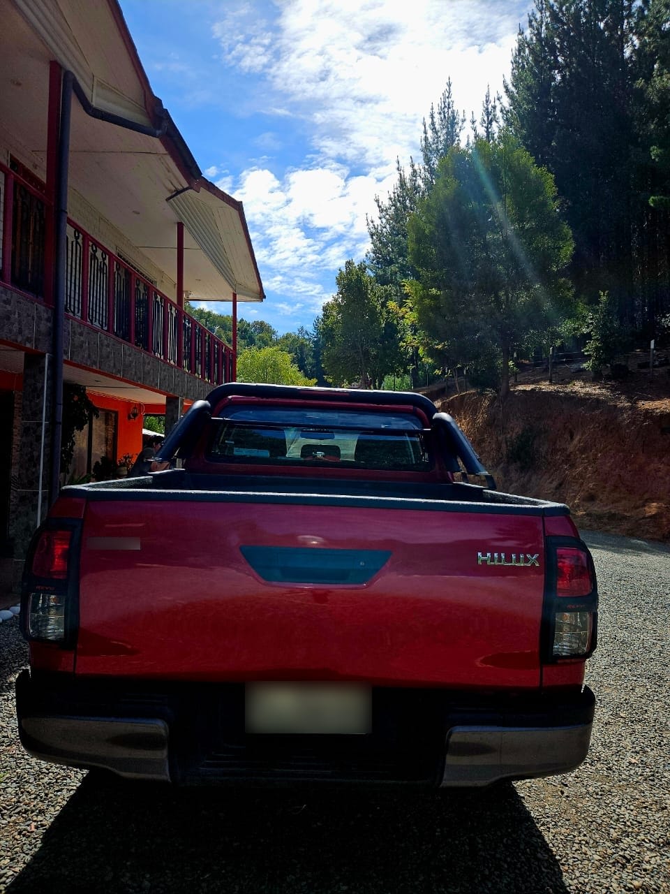 Toyota Hilux 2.4 4×4 Mt Sr Diesel año 2018