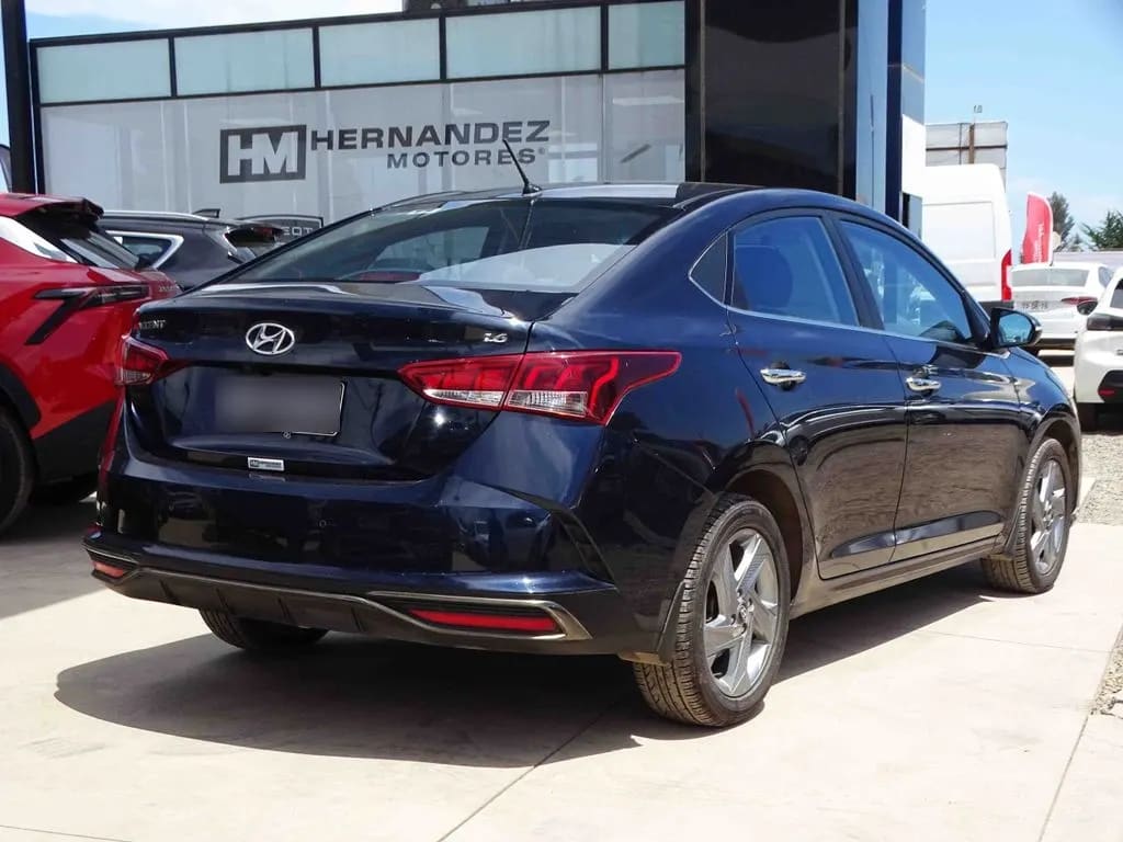 Hyundai Accent 1.6 año 2023