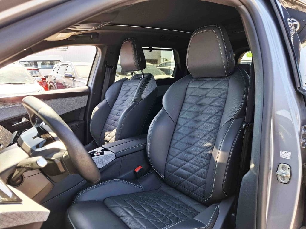 Peugeot 5008 Gt año 2025