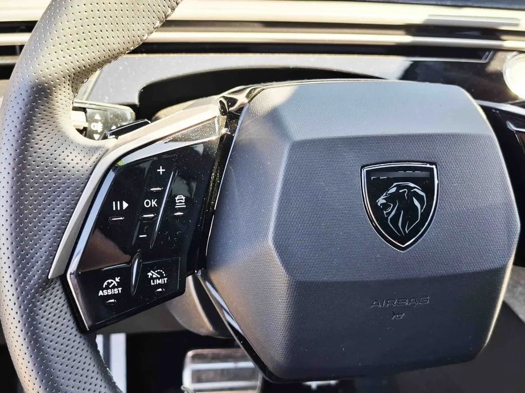 Peugeot 5008 Gt año 2025