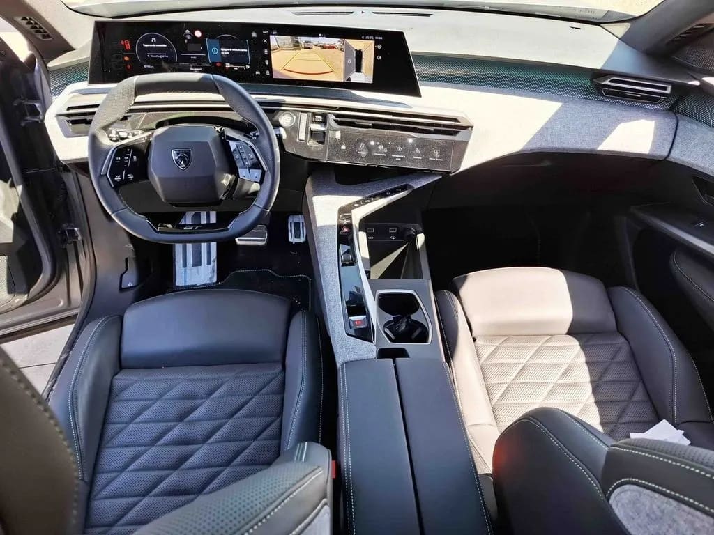 Peugeot 5008 Gt año 2025