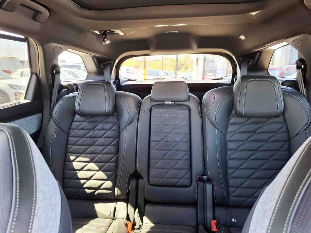 Peugeot 5008 Gt año 2025