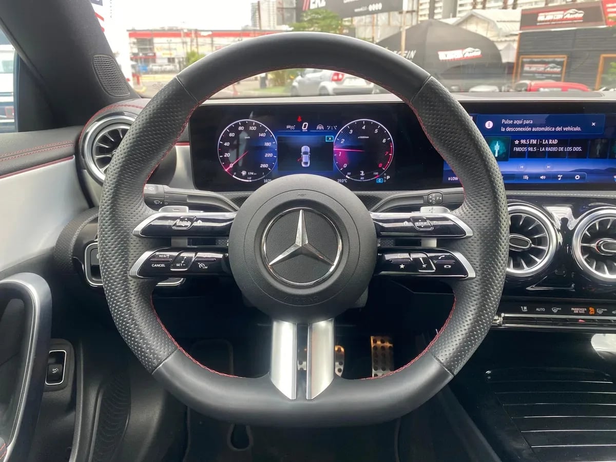 Mercedes Benz Cla200 1.3 Amg Fl At año 2025
