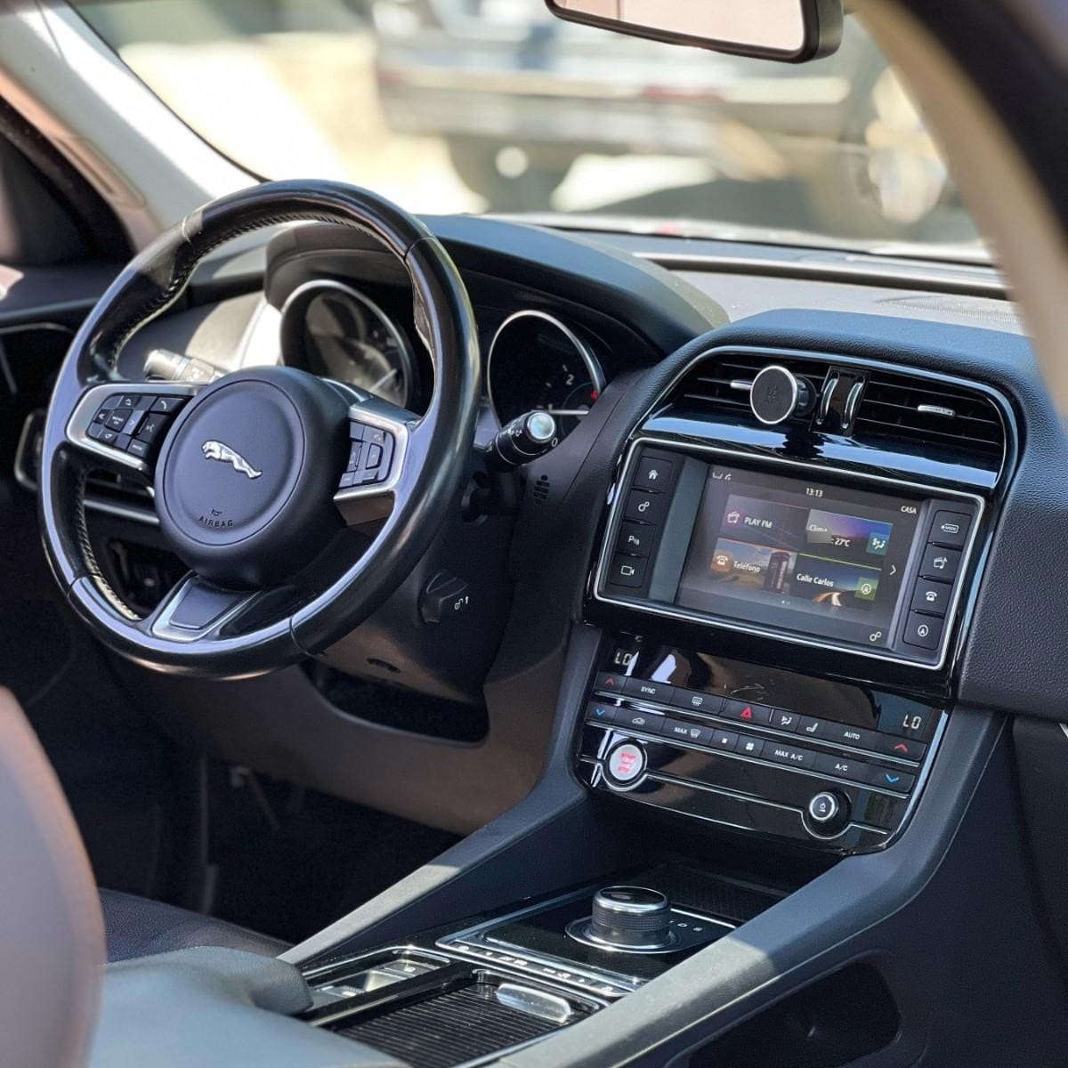 Jaguar F-PACE Otra año 2018