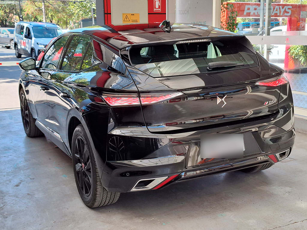 DS Automobiles 4 1.6 Performance Line año 2023