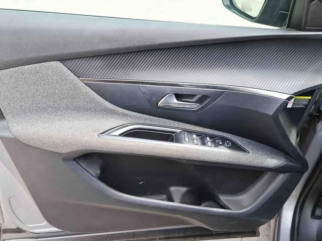 Peugeot 3008 1.2 año 2023