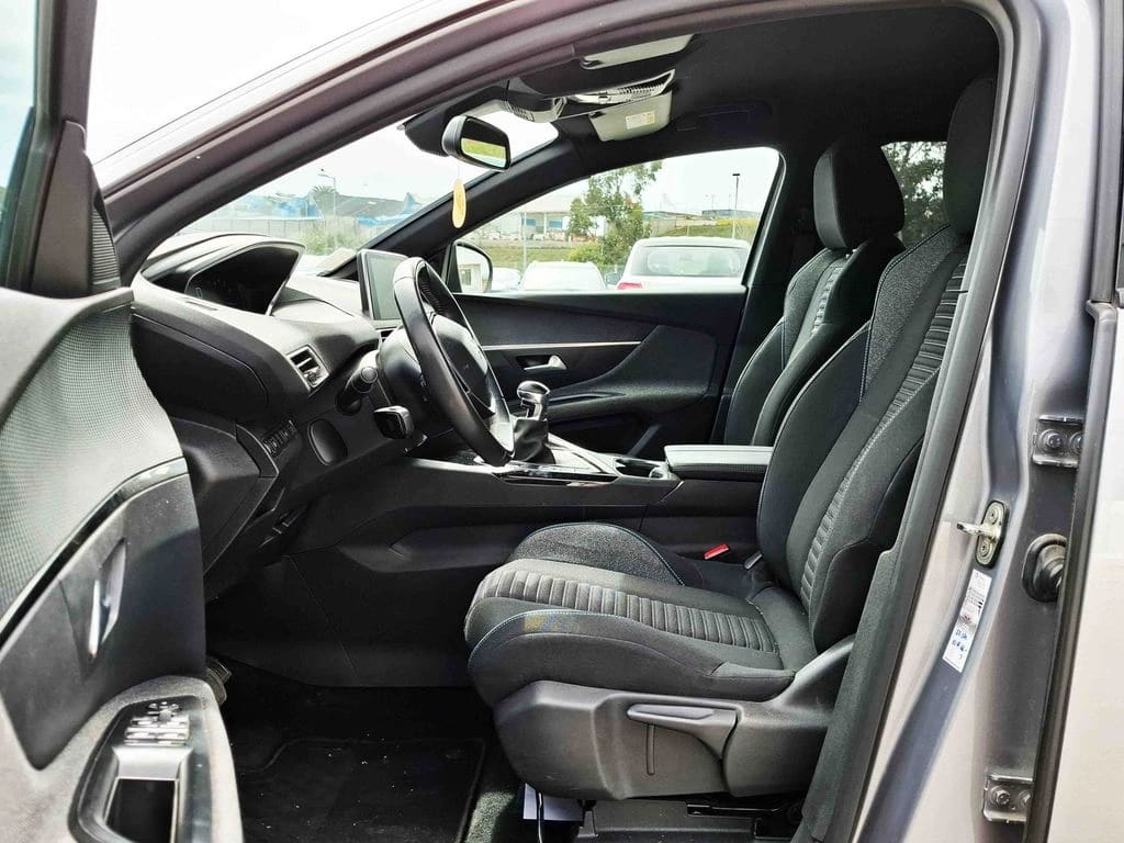 Peugeot 3008 1.2 año 2023