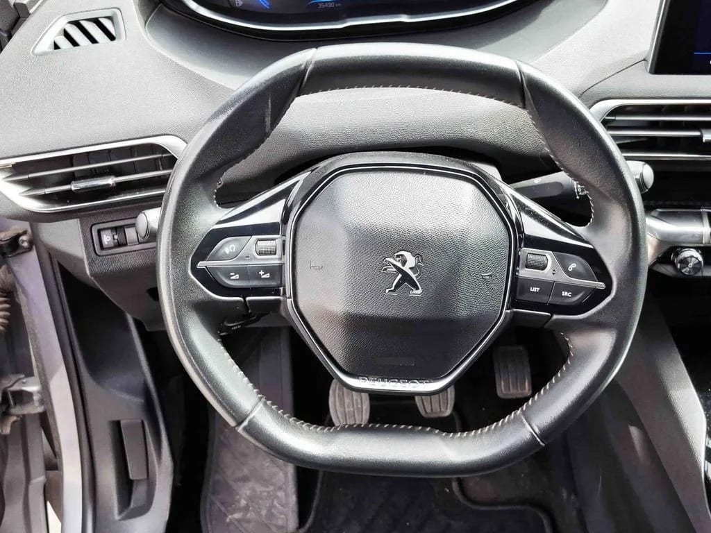 Peugeot 3008 1.2 año 2023