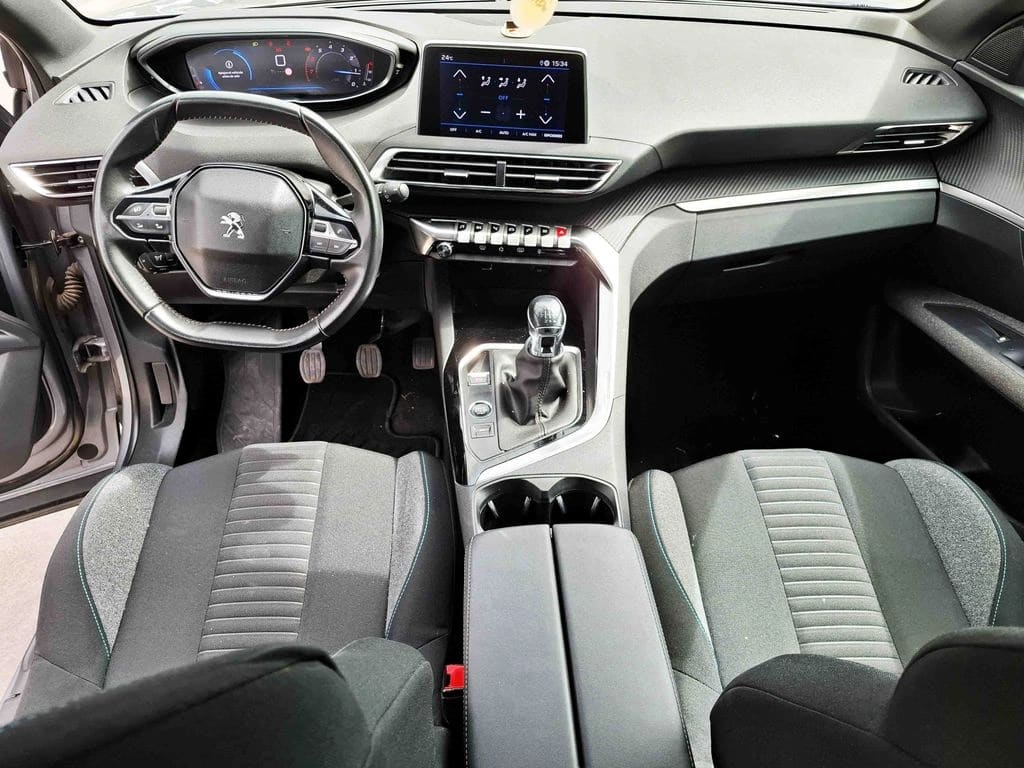 Peugeot 3008 1.2 año 2023