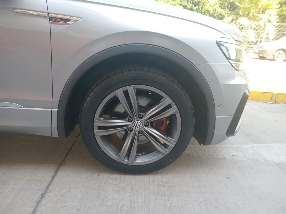 Volkswagen Tiguan 2.0 Tsi R-Line 4motion 220hp 3row At 5p año 2021