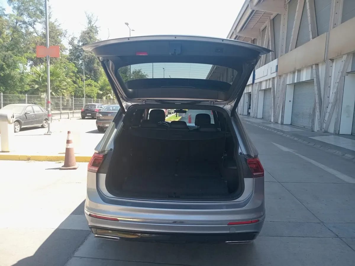 Volkswagen Tiguan 2.0 Tsi R-Line 4motion 220hp 3row At 5p año 2021