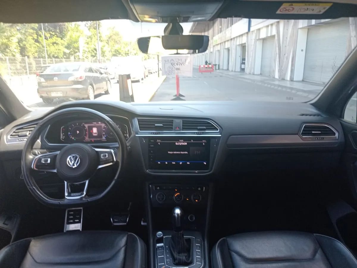 Volkswagen Tiguan 2.0 Tsi R-Line 4motion 220hp 3row At 5p año 2021