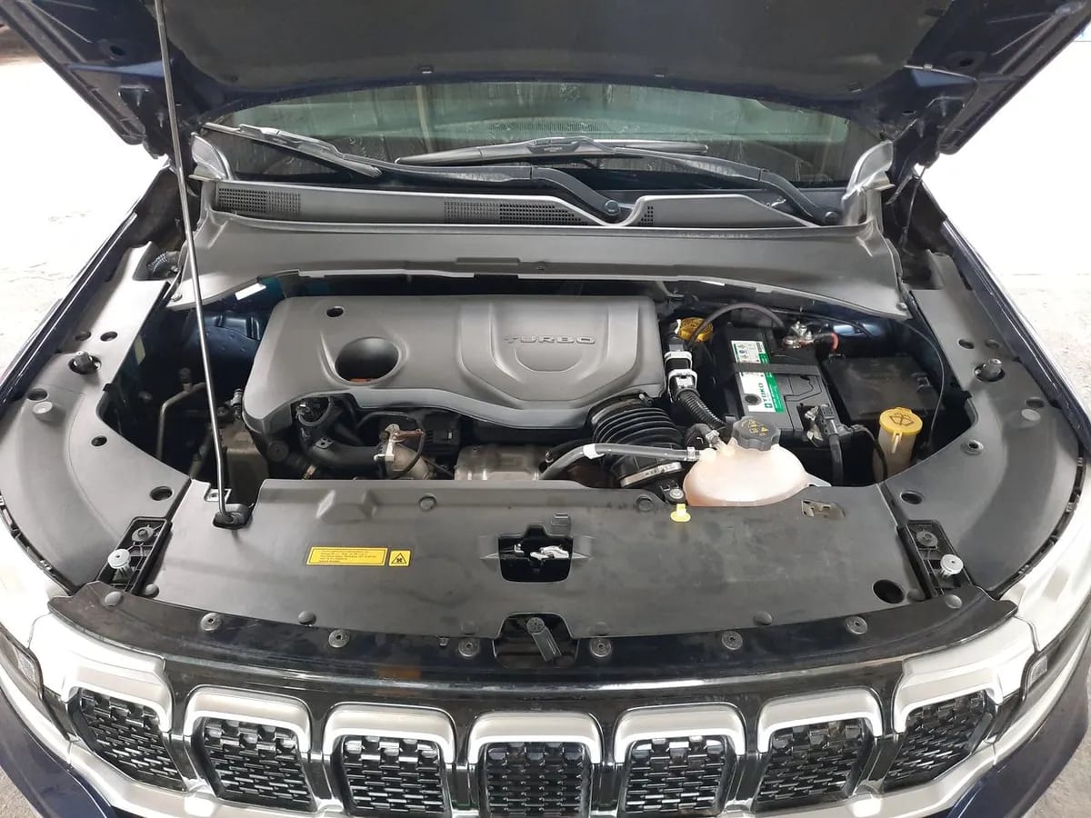 Jeep Commander 1.3t Overland T270 4x2 6at 5p año 2023