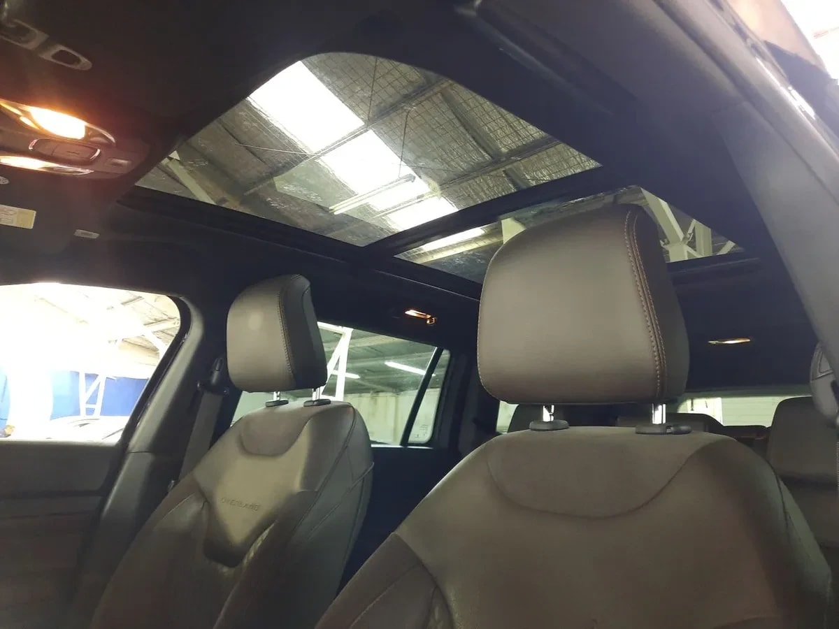 Jeep Commander 1.3t Overland T270 4x2 6at 5p año 2023