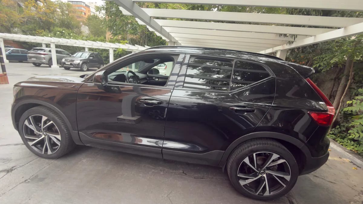 VOLVO XC40 2.0 T5 Cross Country R-Design Plus At 4x4 año 2019