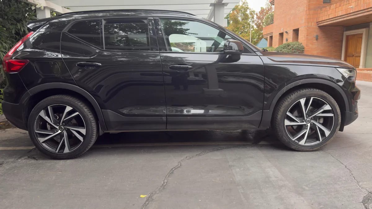 VOLVO XC40 2.0 T5 Cross Country R-Design Plus At 4x4 año 2019