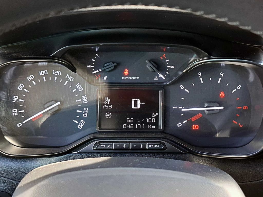 Citroen C3 1.5 Aircross Bluehdi 100 S&s Live Mt Diesel año 2024