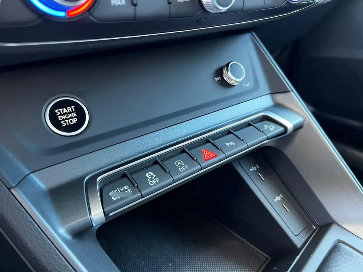 Audi Q3 40 Tfsi 2.0 S Line año 2025