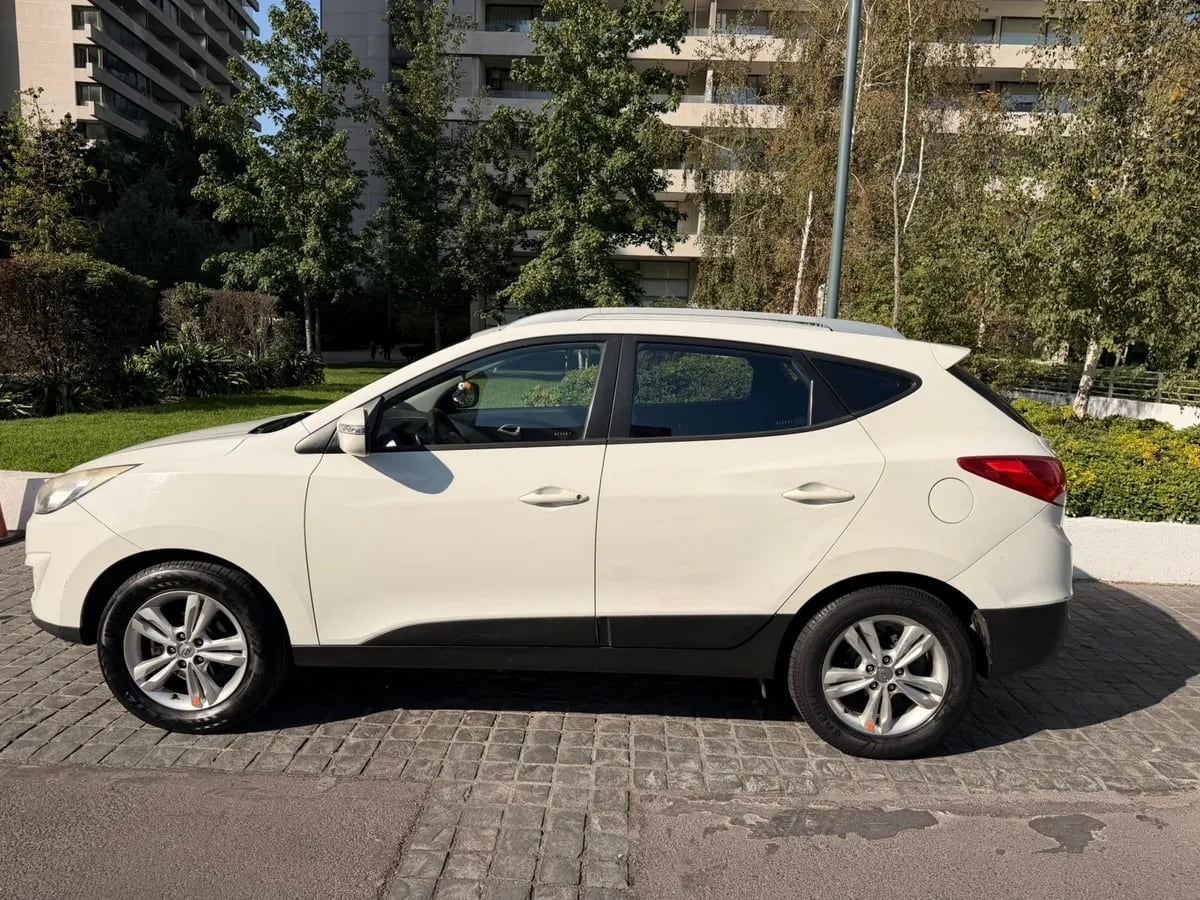 Hyundai Tucson 2.0 Gl 4x4 Ac 2ab Abs At año 2011