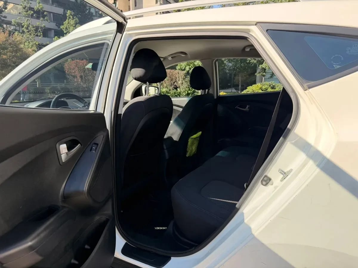 Hyundai Tucson 2.0 Gl 4x4 Ac 2ab Abs At año 2011