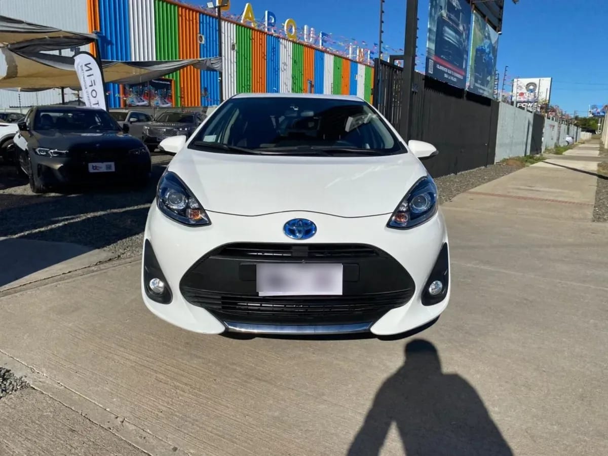 Toyota Prius C Hb 1.5 año 2021