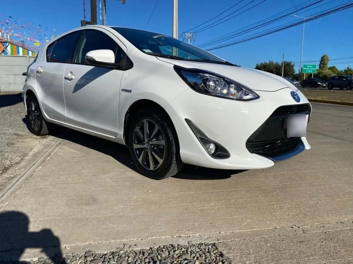 Toyota Prius C Hb 1.5 año 2021