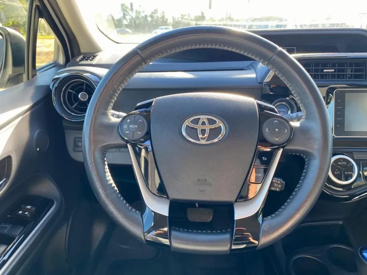 Toyota Prius C Hb 1.5 año 2021
