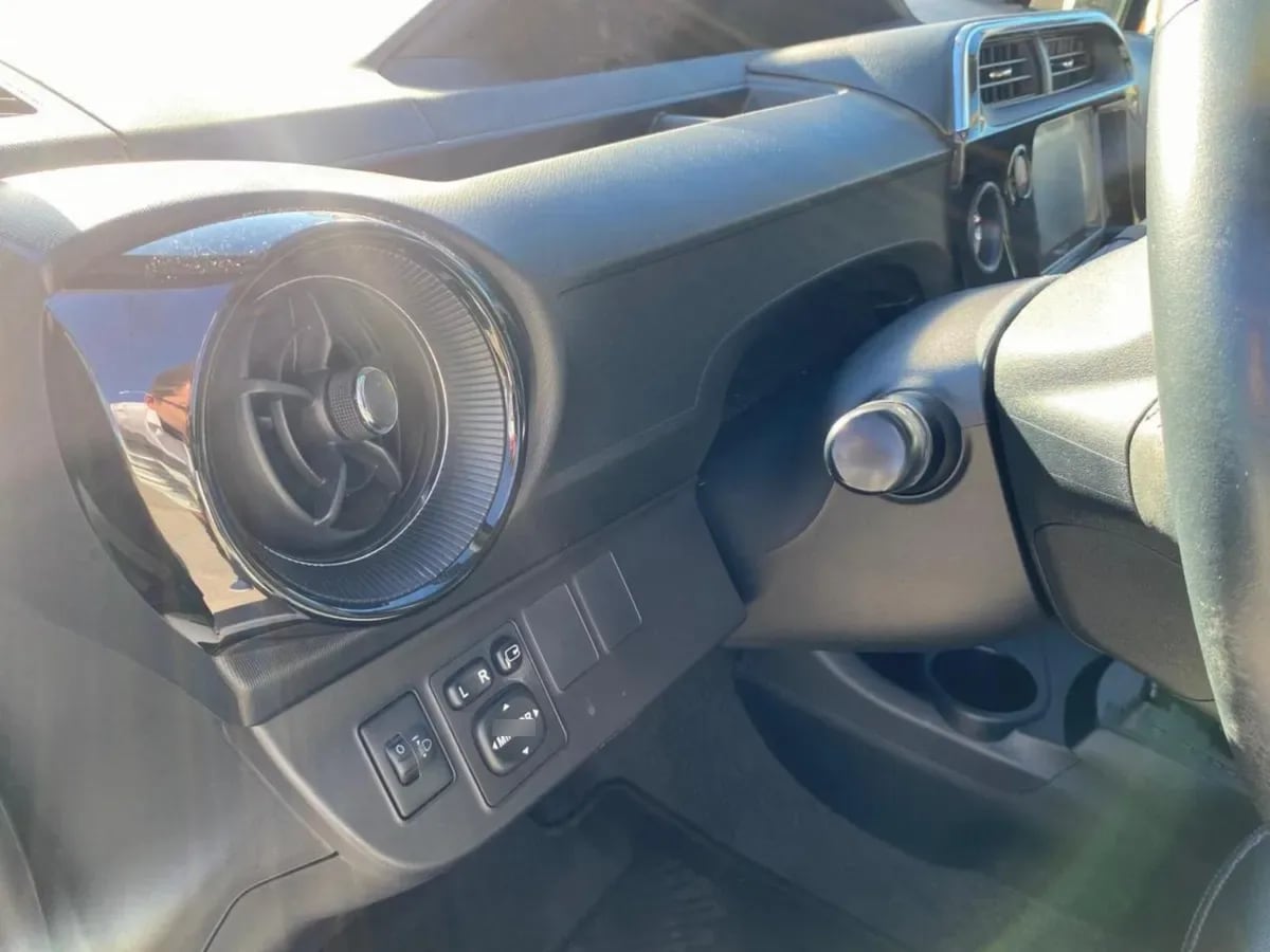Toyota Prius C Hb 1.5 año 2021