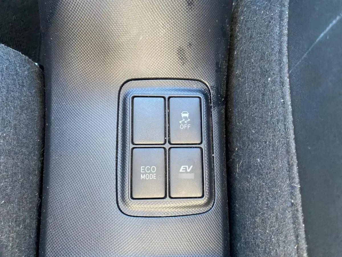 Toyota Prius C Hb 1.5 año 2021