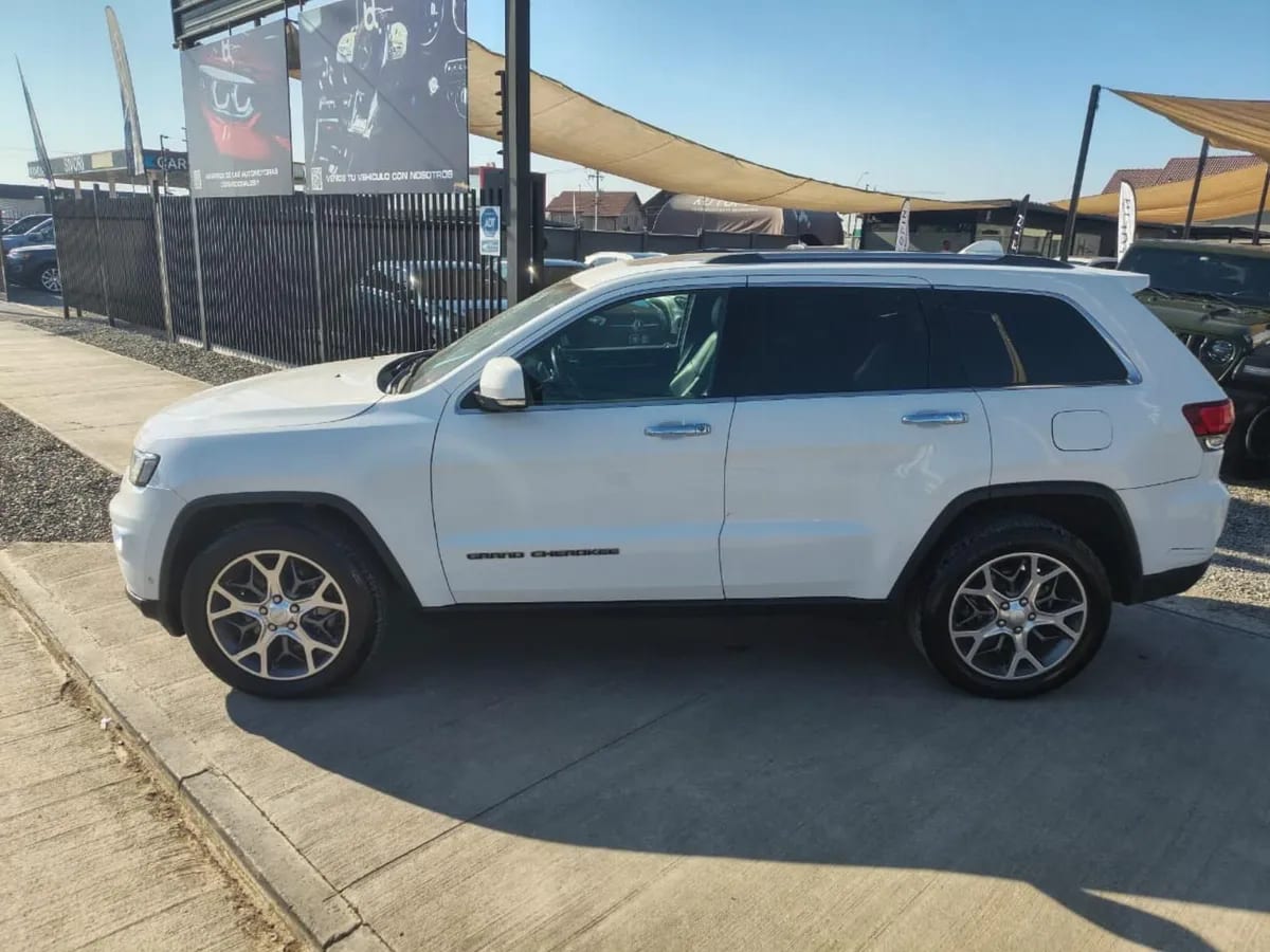 Jeep Grand Cherokee Limited 3.6 Aut 4x4 año 2021