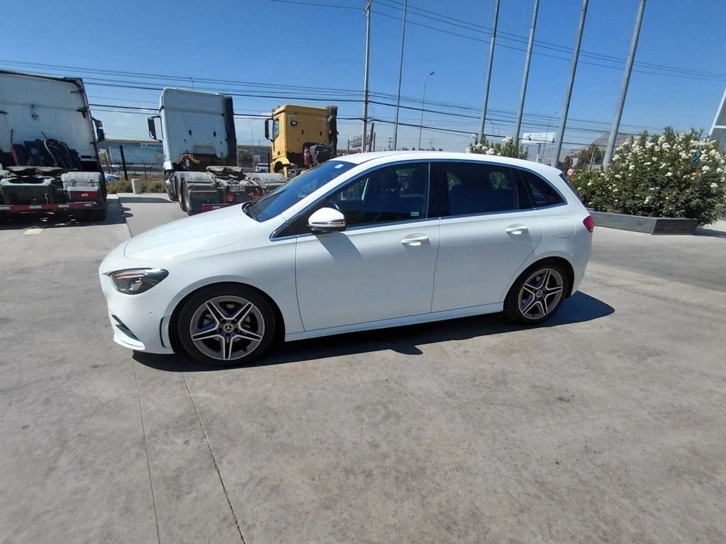 Mercedes-benz B 200 4x2 año 2022