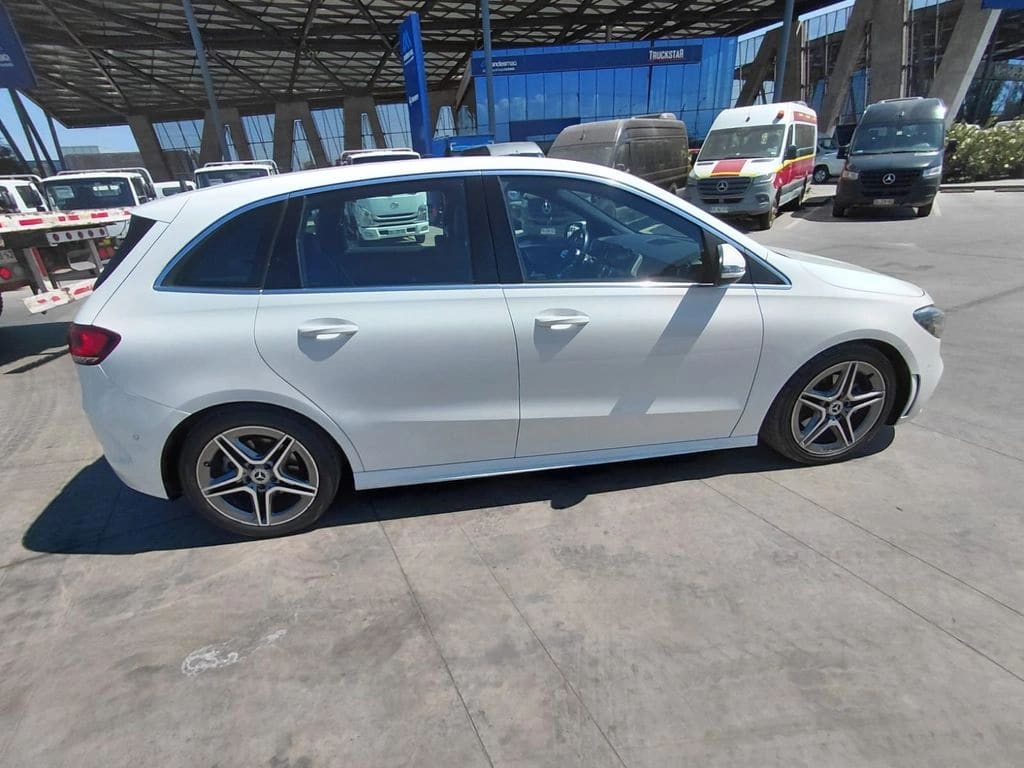 Mercedes-benz B 200 4x2 año 2022