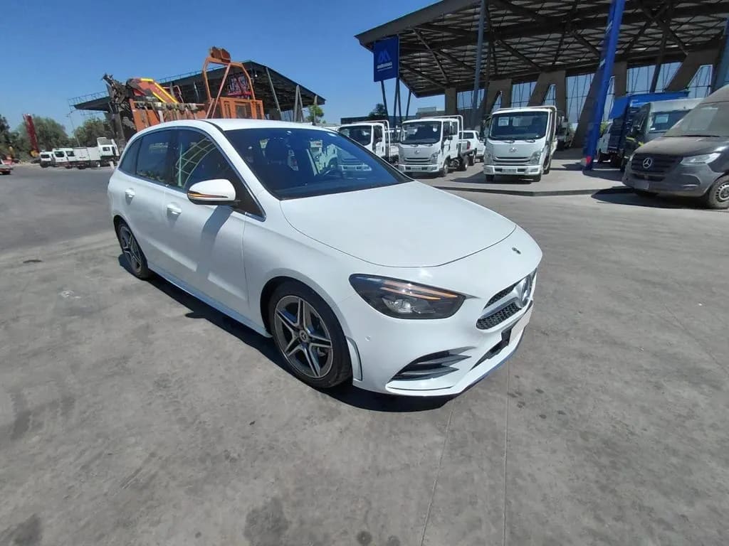 Mercedes-benz B 200 4x2 año 2022