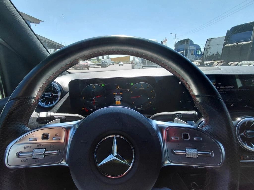 Mercedes-benz B 200 4x2 año 2022