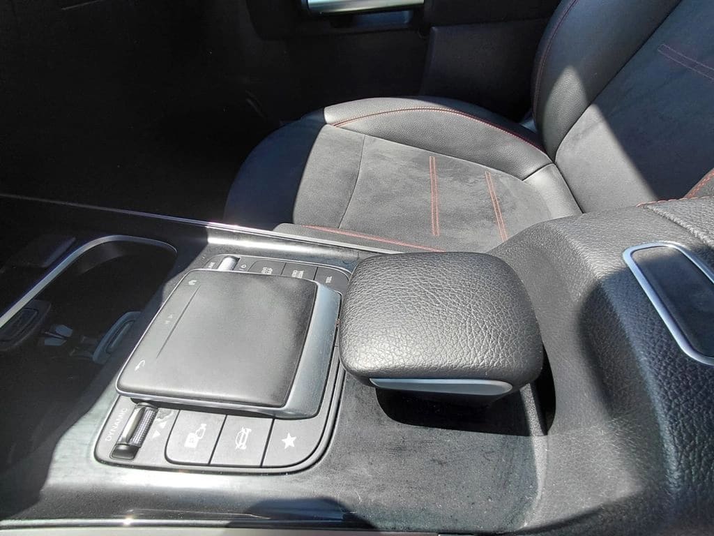 Mercedes-benz B 200 4x2 año 2022