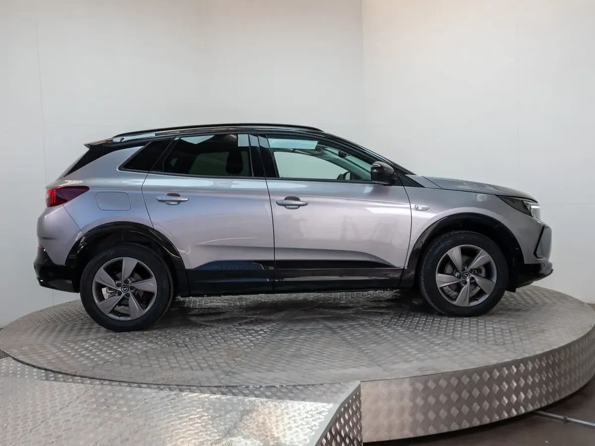 Opel New Grandland Grandland Gs Gasolina 130hp Mt año 2025