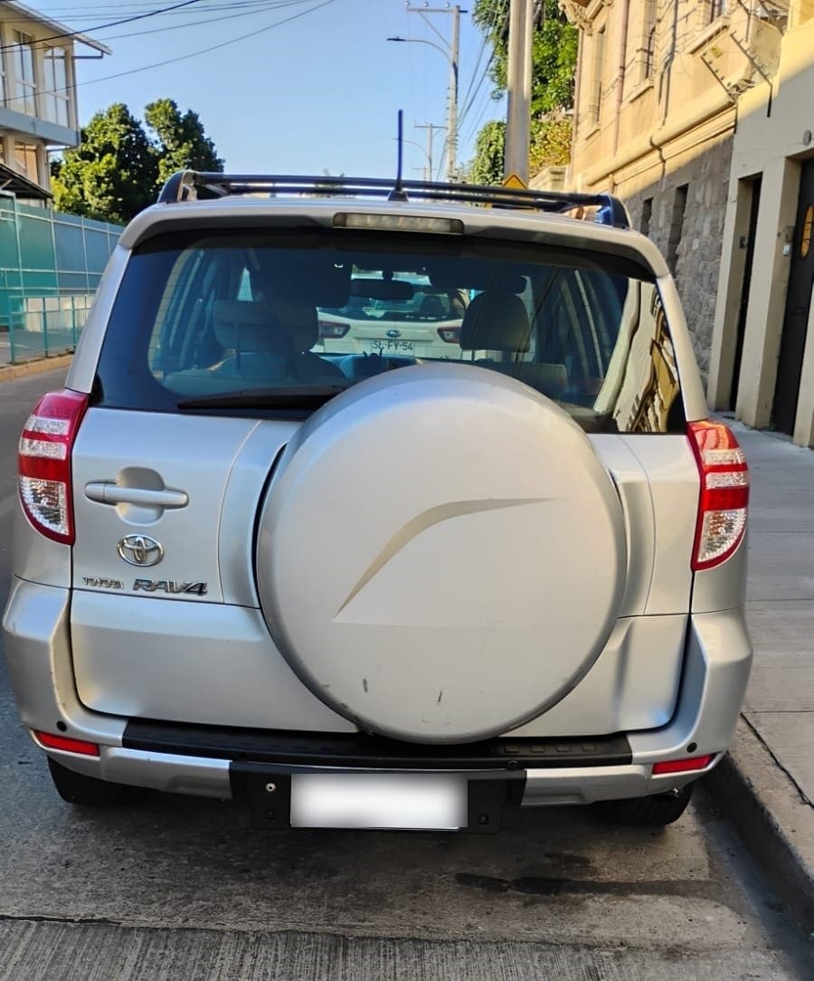 Toyota Rav4 2.4 Advantage Mt 4x2 año 2012