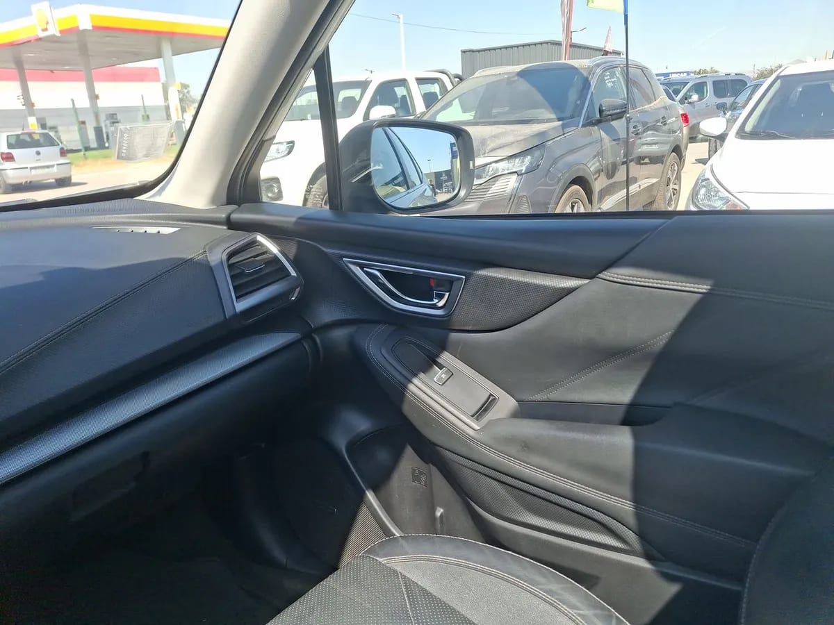 Subaru Forester 2.0i Limited Eyesight Awd At 5p año 2021