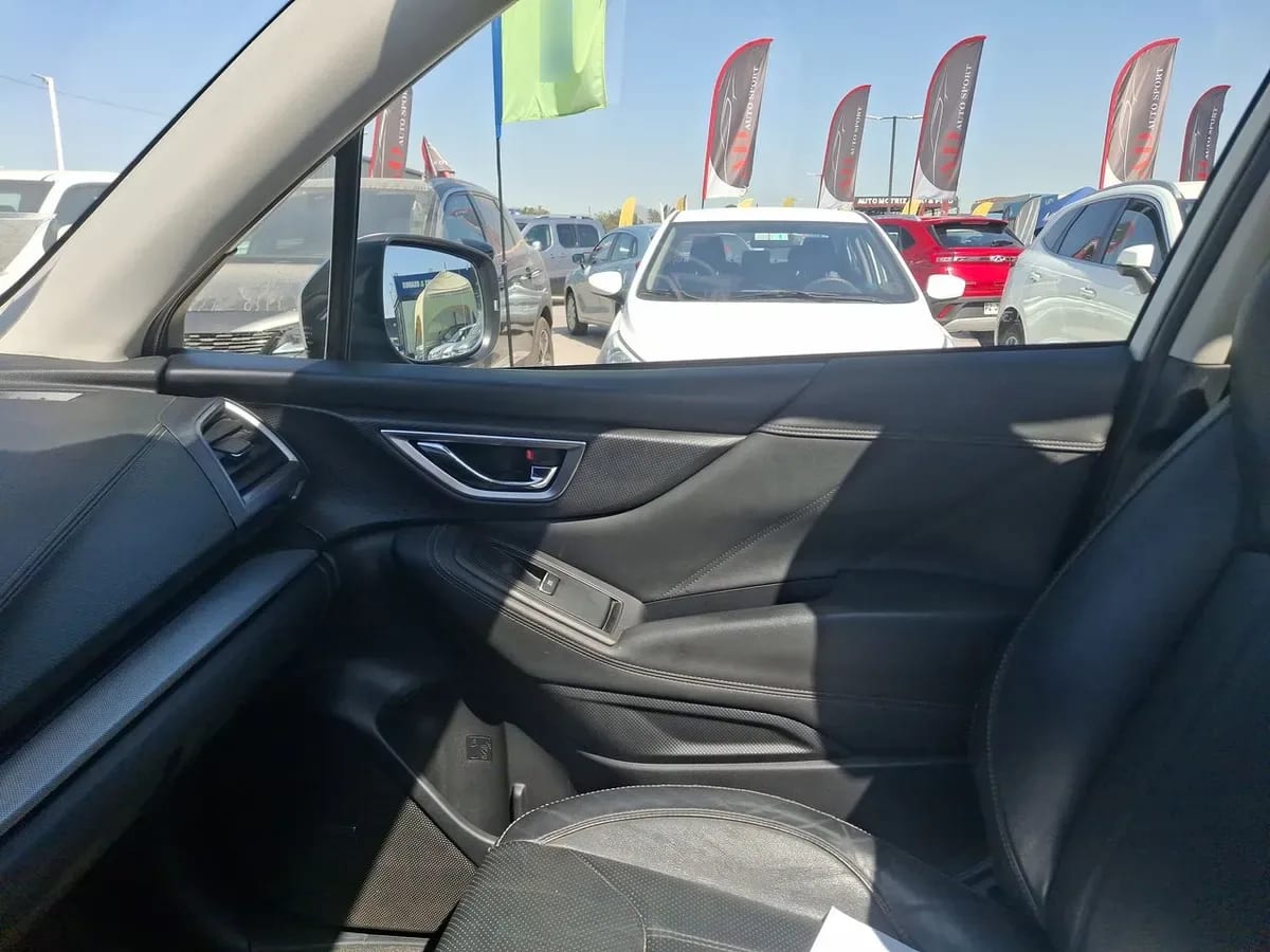 Subaru Forester 2.0i Limited Eyesight Awd At 5p año 2021