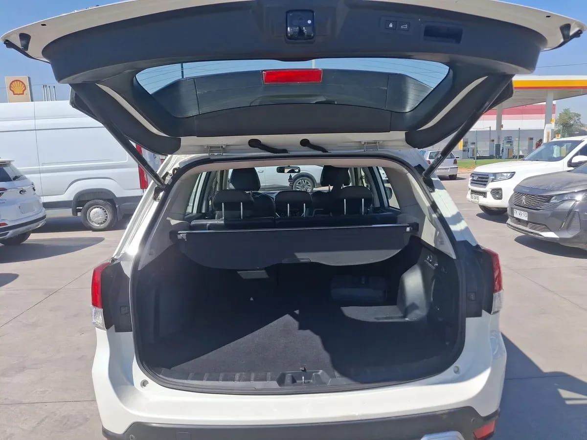 Subaru Forester 2.0i Limited Eyesight Awd At 5p año 2021