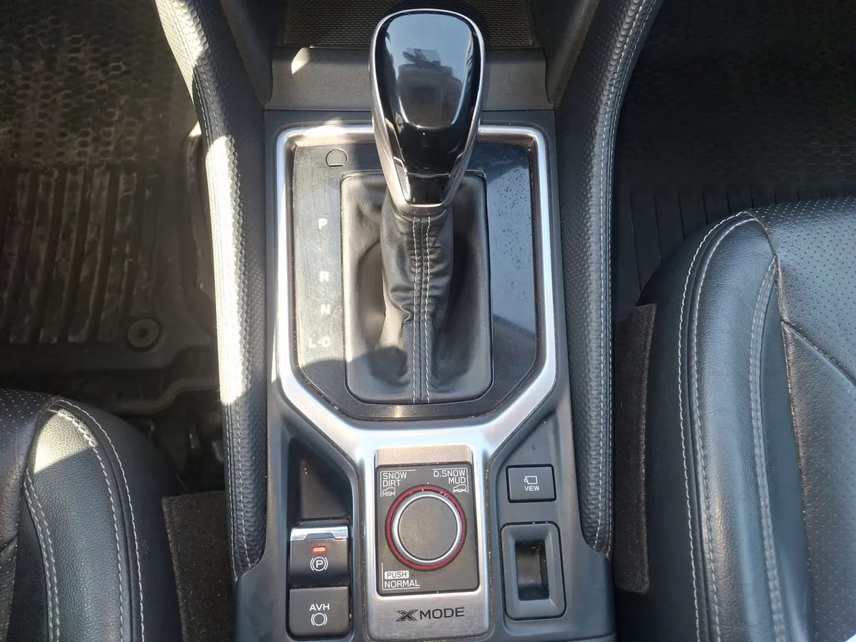 Subaru Forester 2.0i Limited Eyesight Awd At 5p año 2021