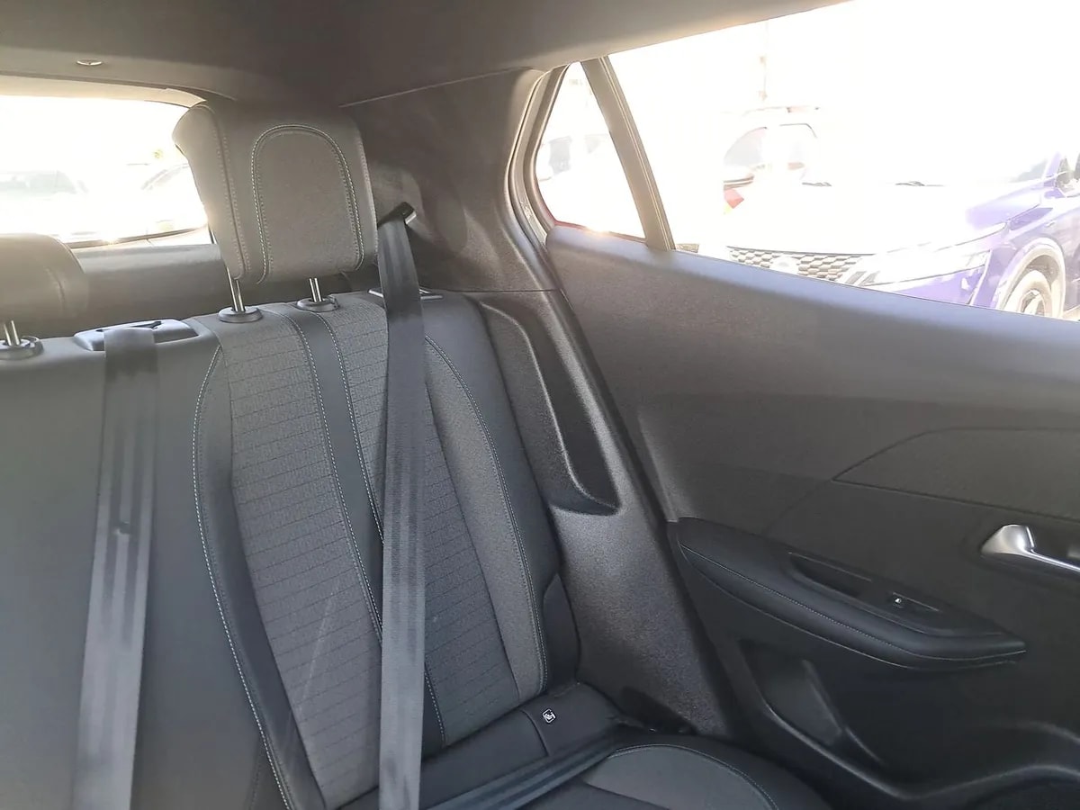 Peugeot 2008 1.2 Allure Pack Puretech 130hp 4x2 Mt 5p año 2024